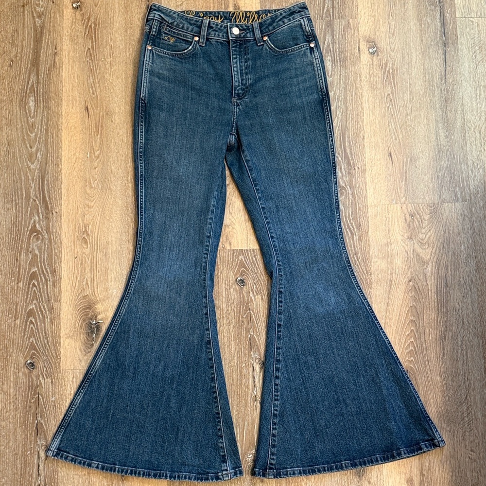 Wrangler x Lainey Wilson Women's Dark Blue Bell Bottom Jeans